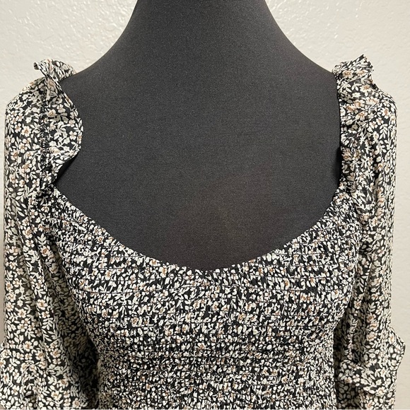 ASTR The Label Fairfield Black Multi Floral Long Sleeve Top Size Large - Picture 4 of 9